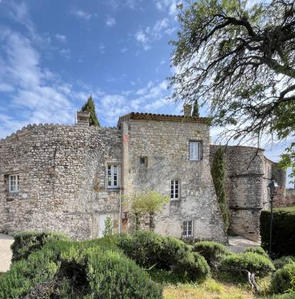 Construction d'une annexe et transformation d'une maison de village Provençal- Rousset-les-Vignes par DJAA Architectes