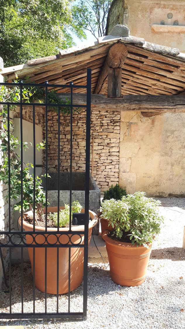Transformation et rénovation d’une bastide – portail - Drôme Provençale