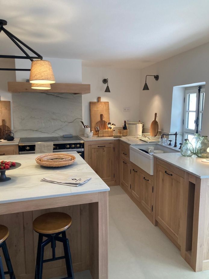 Transformation et rénovation d’une bastide – détail de la cuisine - Drôme Provençale
