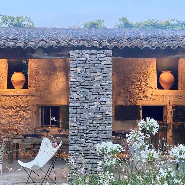 Transformation et aménagement d'une Bastide à Grignan - Drôme Provençale, par DJAA Architectes