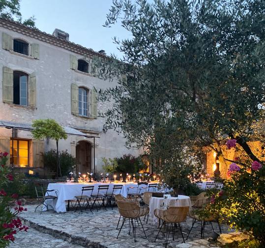 Transformation et aménagement d'une Bastide à Grignan - Drôme Provençale, par DJAA Architectes
