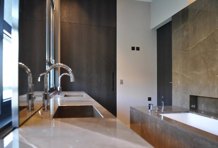 Salle de bain de la Begude de Mazenc par DJAA Architectes